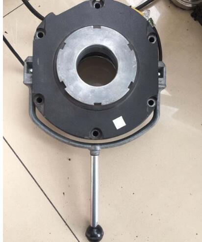 在電磁離合器的活動部分添加潤滑劑 在電磁離合器的活動部分添加潤滑劑