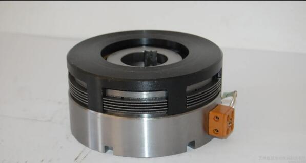 為了確保電磁離合器不間斷的運行,維護和保養少不了 為了確保電磁離合器不間斷的運行,維護和保養少不了