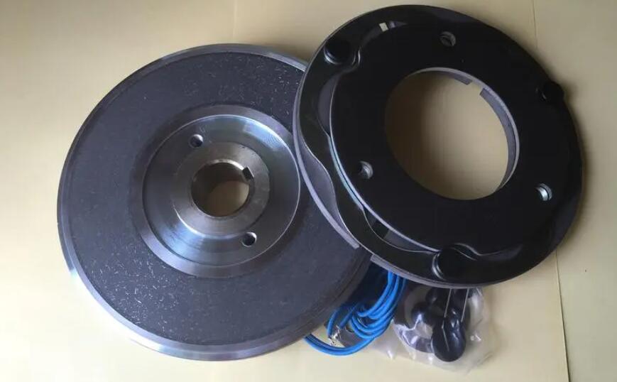 電磁離合器轉(zhuǎn)子和吸鐵之間的間隙也很重要 電磁離合器轉(zhuǎn)子和吸鐵之間的間隙也很重要