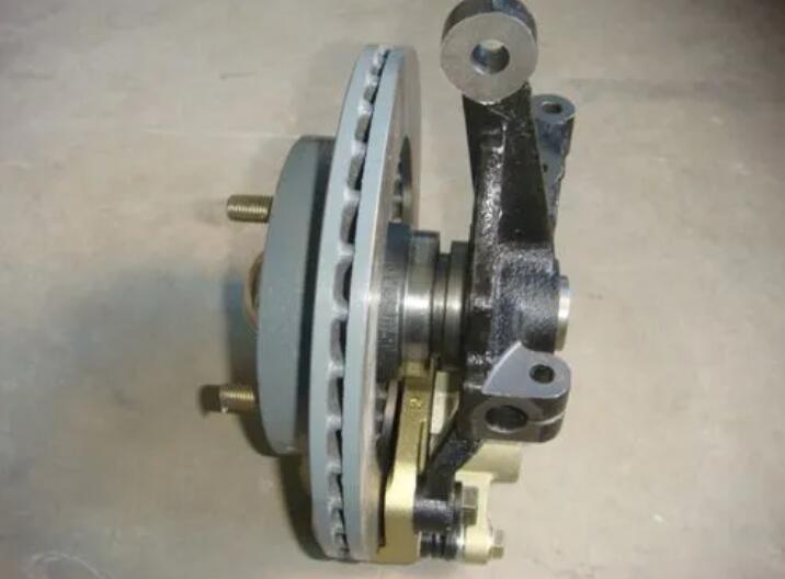 完好的制動(dòng)器對(duì)起重機(jī)運(yùn)行的準(zhǔn)確性和安全生產(chǎn)才能有保證 完好的制動(dòng)器對(duì)起重機(jī)運(yùn)行的準(zhǔn)確性和安全生產(chǎn)才能有保證